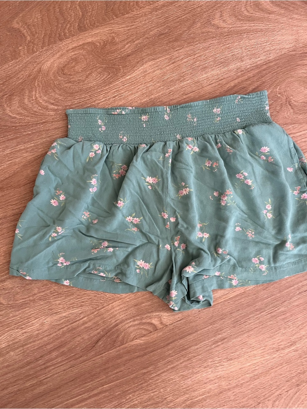 American Eagle Outfitters Sage Green Floral High-Waist Women's Shorts